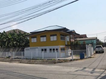 ขายบ้านเดี่ยว สุขุมวิท บางปู ติดถนน หลังใหญ่ ทำเลดี หัวมุม เปิดร้านอาหาร ค้าขายปัง