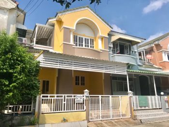 ขายทาวน์เฮ้าส์ ถนนเทพารักษ์ ซอยมังกร หมู่บ้านลัลลี่วิลล์ โครงการขนาดใหญ่แลนด์แอนด์เฮ้าส์