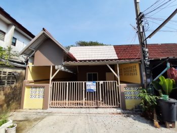 ขายทาวน์เฮ้าส์ถนนเทพารักษ์ ซอยประดิษฐ์สโมสร ติดโรงเรียนเทพศิรินทร์ ม.ศิริสุข