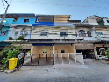ขายทาวน์โฮม 3 ชั้น แต่งใหม่ทั้งหลัง ติดถนนเทพารักษ์ ตลาดหนามแดง หมู่บ้านเด่นทอง ถนนเมน ค้าขายได้