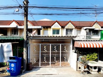 ขายทาวน์เฮ้าส์ทำเลดีสุขุมวิท ซอยแบริ่ง ตกแต่งใหม่ทั้งหลัง ติดถนนแบริ่ง-ด่านสำโรง-ศรีนครินทร์ หมู่บ้านนพพรเฮ้าส์