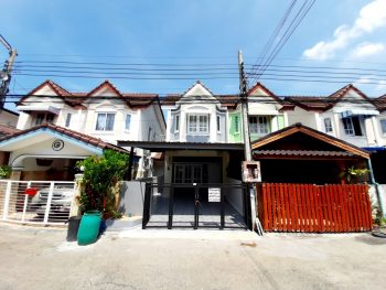 ขายบ้านแฝด ถนนแพรกษา หมู่บ้านเพชรงาม ติดโรงเรียนปทุมคงคา นิคมบางปู