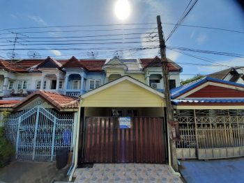 ขายทาวน์เฮ้าส์ ทำเลดีมาก ใจกลางเมือง ถนนสุขุมวิท -ปากน้ำ ใกล้รถไฟฟ้าโรบินสัน ตลาดปากน้ำ หมู่บ้านนาคทิมทอง