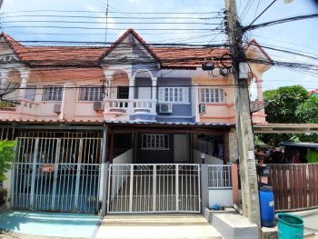 ขายทาวน์เฮ้าส์ ถนนเทพารักษ์ แพรกษา ซอยมังกร หมู่บ้านกล่อมพิรุณ ตกแต่งใหม่ทั้งหลัง
