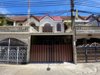 ขาย​ ทาวน์เฮ้าส์ทำเลดีมาก ติดถนนสุขสวัสดิ์ แต่งใหม่ทั้งหลัง​ ราคาดี ซอยสุขสวัสดิ์92