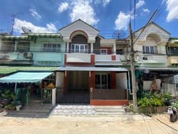 ขายทาวน์เฮ้าส์หรู ถนนเทพารักษ์ ซอยมังกร หมู่บ้านลัลลี่วิลล์ โครงการแลนด์แอนด์เฮ้าส์