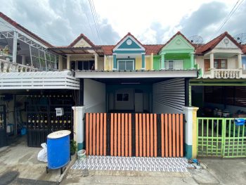 ขายทาวน์เฮ้าส์ถนนสุขุมวิทบางปู รีโนเวทแต่งใหม่ทั้งหลัง ทำเลดี อยู่ในนิคมบางปู ม.ซิตี้วิลเลจ