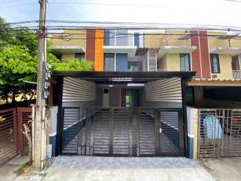ขายทาวน์เฮ้าส์ ถนนลาดกระบัง ศรีวารี โครงการดี สไตล์โมเดิร์น หลังใหญ่ แต่งสวย ใกล้สนามบินสุวรรณภูมิ หมู่บ้านร็อคการ์เด้นท์