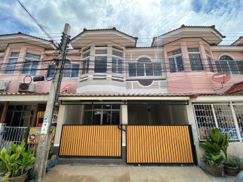 ขายทาวน์เฮ้าส์ถนนประชาอุทิศ 90 พีเคการ์เด้นท์ ตกแต่งใหม่ทั้งหลัง สไตล์โมเดิร์นคลาสสิค