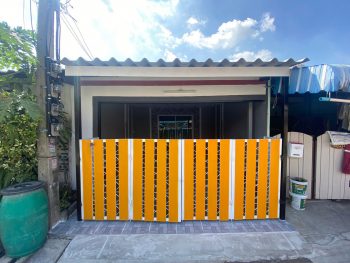 ขายทาวน์เฮ้าส์ถนนแพรกษา แต่งใหม่ทั้งหลัง หมู่บ้านเพชรงาม ติดโรงเรียนปทุมคงคา นิคมบางปู