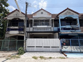 ขายทาวน์เฮ้าส์ทำเลดีมาก ใกล้ถนนสุขุมวิท รร.อัสสัมชัญศรีราชา ซอยหนองค้อ8  โรบินสัน สวย แต่งใหม่ทั้งหลัง