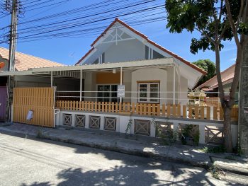ขายบ้านแฝดหลังใหญ่ ถนนศุขประยูร (ซอยวัดอู่) ติดนิคมอมตะ โรบินสัน หมู่บ้านแฟมิลี่แลนด์ โครงการสวย ตกแต่งใหม่ทั้งหลัง