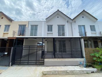 ขายทาวน์เฮ้าส์ ถนนเทพารักษ์ โครงการไรม่อนพาร์ค ติดโรงเรียนสาธิตบางนา หลังใหญ่ แบบบ้านสวย รีโนเวทใหม่ทั้งหลัง