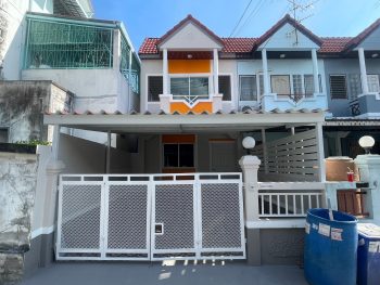 ขายทาวน์เฮ้าส์ถนนเทพารักษ์ ศรีนครินทร์ หนามแดง ใกล้แยกสำโรง รถไฟฟ้า รีโนเวทใหม่ หมู่บ้านทรัพย์ดินทอง