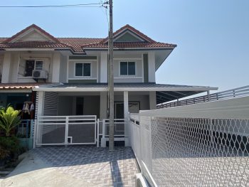 ขายทาวน์เฮ้าส์อารมณ์บ้านเดี่ยว พฤกษา27 ลาดกระบังใกล้สนามบินสุวรรณภูมิ เชื่อมออกมอเตอร์เวย์ ม.เอแบคบางบ่อ  สวย แต่งใหม่ทั้งหลัง
