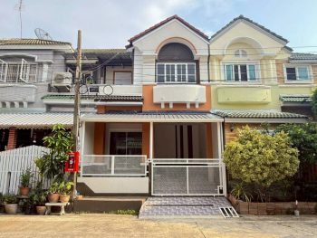 ขายทาวน์เฮ้าส์รีโนเวท ถนนเทพารักษ์ ซอยมังกร หมู่บ้านลัลลี่วิลล์ โครงการหรู ส่วนกลางดี