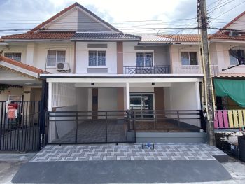 ขายทาวน์เฮ้าส์ โครงการพฤกษา 36 ถนนลาดกระบัง ใกล้สนามบินสุวรรณภูมิ พรีเมื่ยมเอาท์เล็ต ม.เอแบคบางบ่อ มอเตอร์เวย์ สวย แต่งใหม่ทั้งหลัง