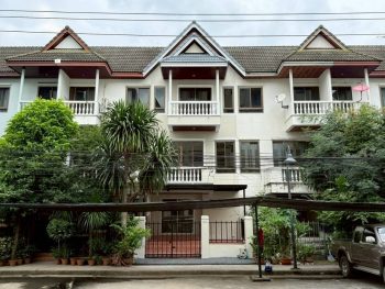 ทาวน์เฮ้าส์ 3 ชั้น ถนนบางนาตราด ราม2 ทำเลดีมาก ใกล้ เมกาบางนา สวนหลวง ร9 ถนนศรีนครินทร์ รถไฟฟ้า โครงการติดถนนใหญ่ ราคาดีมาก