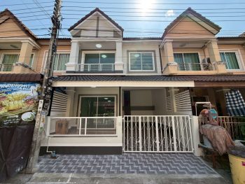 ทาวน์เฮ้าส์แต่งสวย โครงการใหญ่ ประชาอุทิศ 90 เชื่อมสุขสวัสดิ์ หมู่บ้านวิเศษสุขโครงการ16  หลังใหญ่ ขายถูก