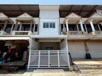 ทาวน์เฮ้าส์รีโนเวทใหม่ หลังใหญ่ ราคาถูก ถนนสุขุมวิท บางปู 81 ใกล้นิคมบางปู โลตัส เชื่อมถนนคลองขุด ตำหรุ ม.ทรัพย์นคร