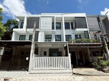 ขายทาวน์โฮม 3 ชั้น โครงการสวย ใหม่ ทำเลดีมากใกล้เมกา ติดถนนเทพารักษ์ กิ่งแก้ว ด่วนกาญจนา รีโนเวทใหม่ หลังใหญ่เหมือนได้บ้านเดี่ยว 4 ห้องนอน รองรับครอบครัวใหญ่ ทำโฮมออฟฟิศได้